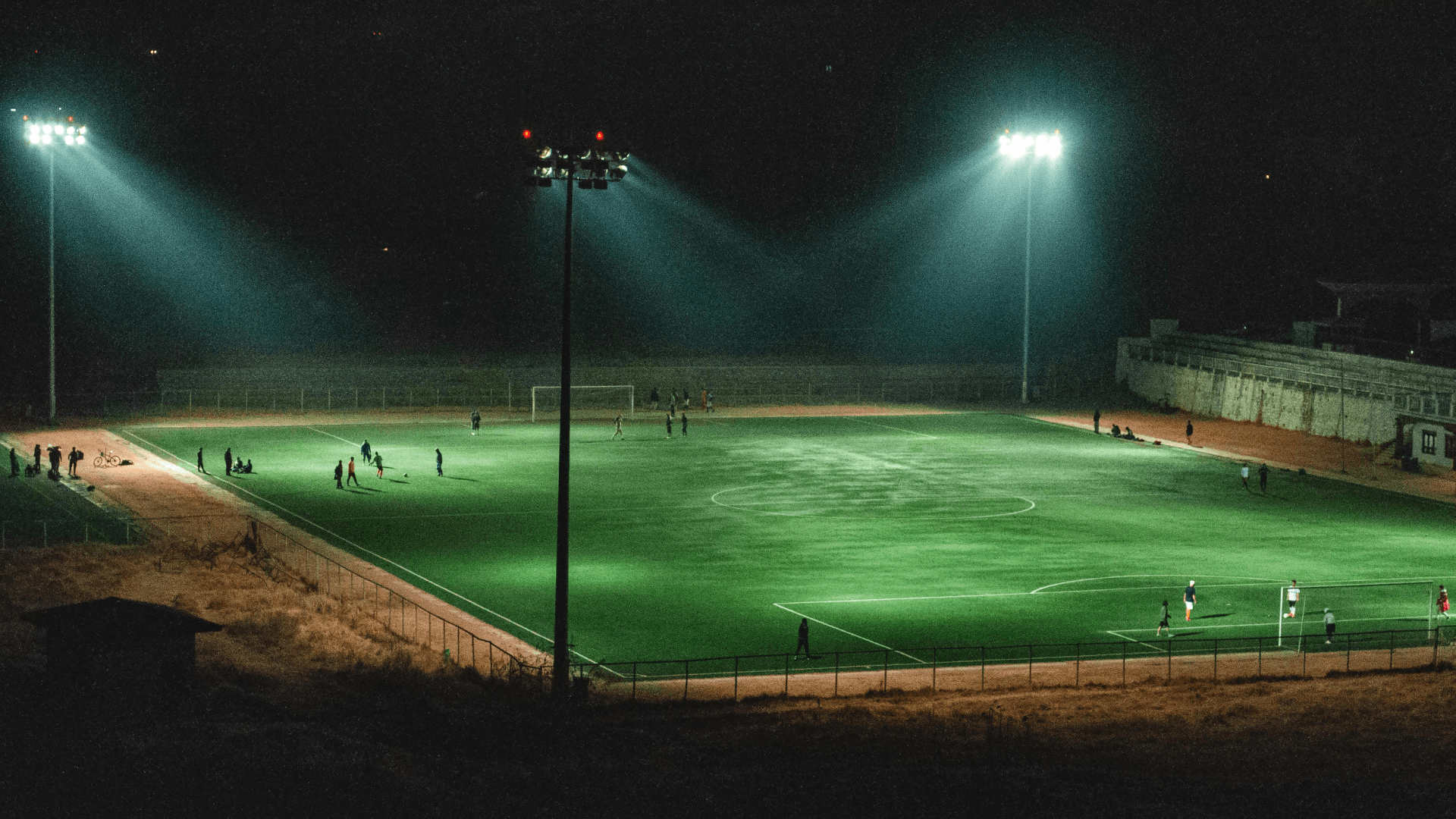 Cover image for Applause for the passes